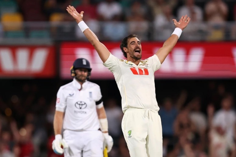 England Under Pressure After Australia’s First-Innings Lead England Under Pressure After Australia’s First-Innings Lead