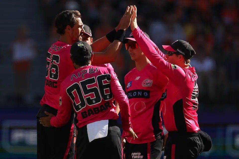 Sydney Sixers vs Hobart Hurricanes Head-to-Head in BBL Sydney Sixers vs Hobart Hurricanes Head-to-Head in BBL