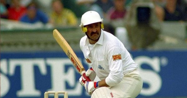 Graham Gooch (8,900 Runs) Graham Gooch (8,900 Runs)