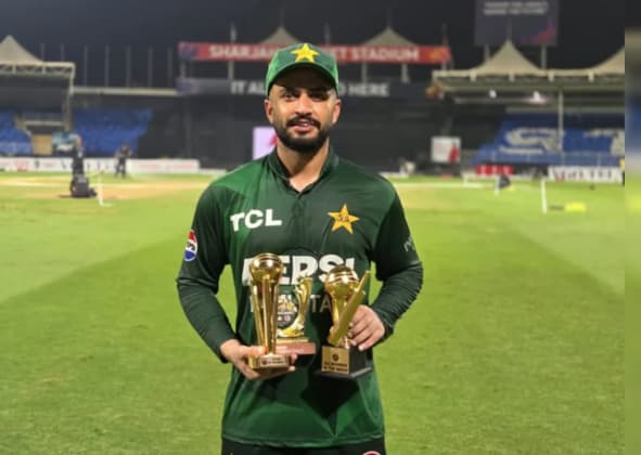 Pakistan’s Mohammad Nawaz Pakistan’s Mohammad Nawaz